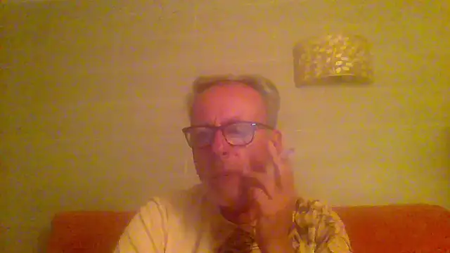 Snapshot of tuggy59 chatting on 05-08-26, 04:38 tuggy59 online show from 05-08-26, 04:38