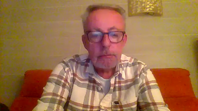 tuggy59 online show from 02-10-26, 05:39