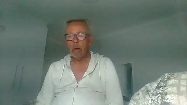 tuggy59 online show from 10-08-25, 04:36