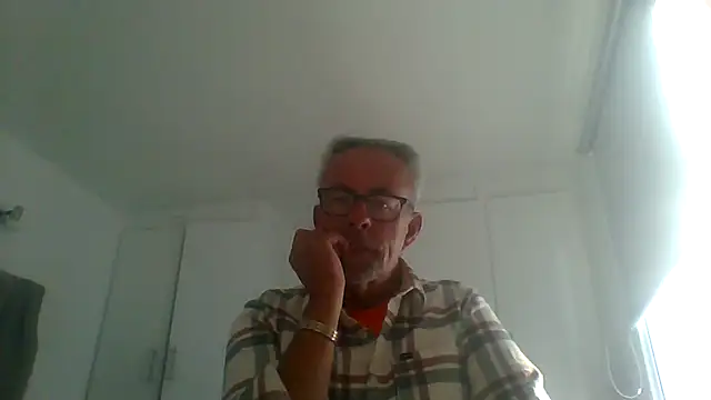 tuggy59 online show from 09-18-25, 03:04