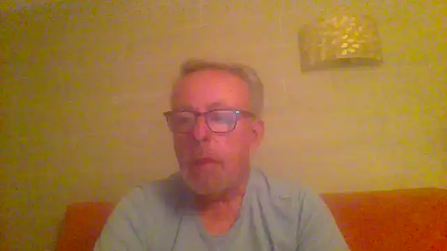 Snapshot of tuggy59 chatting on 05-15-26, 04:21 tuggy59 online show from 05-15-26, 04:21