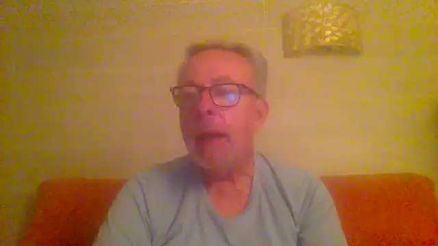 Snapshot of tuggy59 chatting on 05-12-26, 04:09 tuggy59 online show from 05-12-26, 04:09