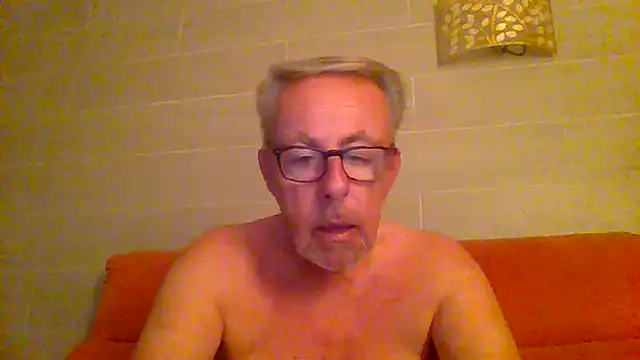 tuggy59 online show from 07-11-26, 04:57
