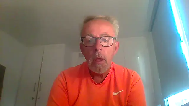 tuggy59 online show from 09-22-25, 05:02