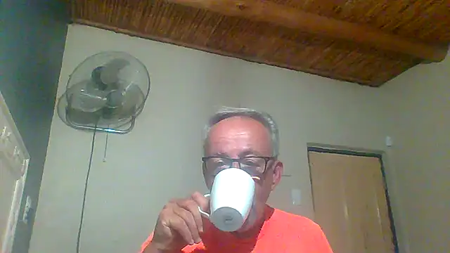 tuggy59 online show from 10-12-25, 05:42