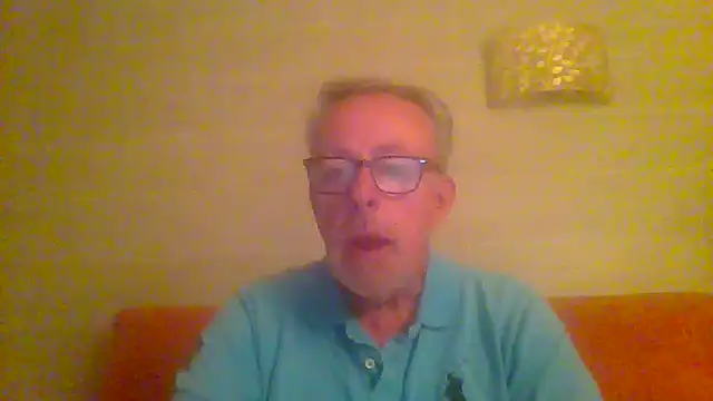 Snapshot of tuggy59 chatting on 05-10-26, 04:05 tuggy59 online show from 05-10-26, 04:05