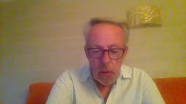 Snapshot of tuggy59 chatting on 04-18-26, 05:32 tuggy59 online show from 04-18-26, 05:32