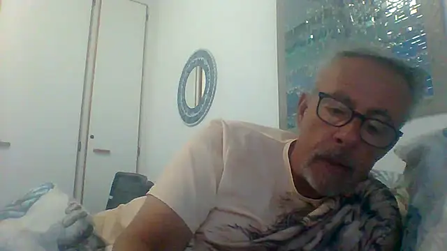 tuggy59 online show from 09-24-25, 05:14