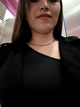 Snapshot of marena_saenz chatting on 10-24-25, 05:45 marena saenz online show from 10-24-25, 05:45