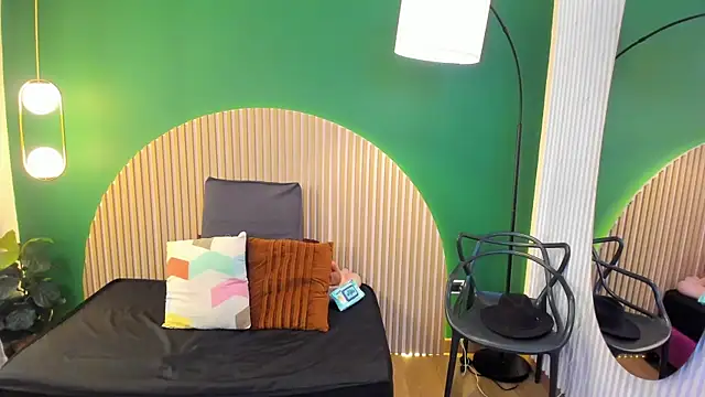 taylor bennet online show from 11-13-25, 11:58