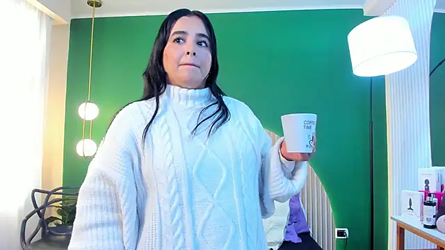 taylor bennet online show from 12-04-25, 11:53