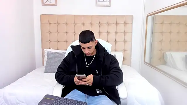 Alex cute77 online show from 12-19-25, 11:56