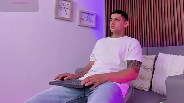 Alex cute77 online show from 05-06-26, 11:36