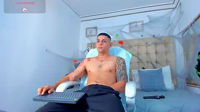 Alex cute77 online show from 11-01-25, 10:53