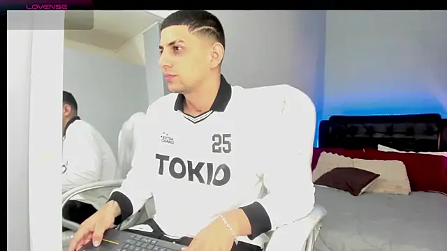 Alex cute77 online show from 06-12-26, 12:14