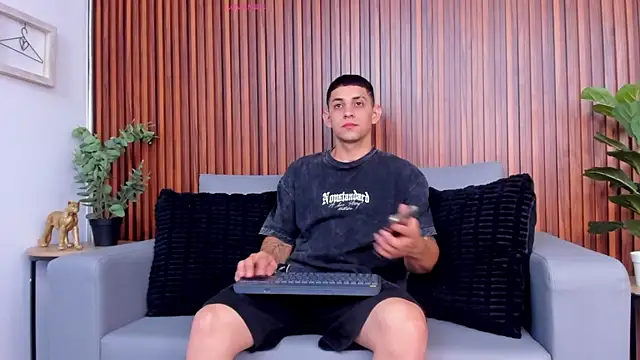 Alex cute77 online show from 02-12-26, 11:43