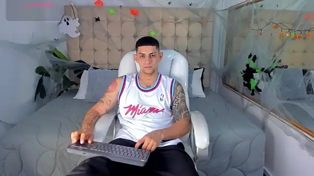 Alex cute77 online show from 10-29-25, 11:53