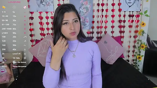 Snapshot of Yeysy__lenox chatting on 02-18-25, 03:21 Yeysy lenox online show from 02-18-25, 03:21