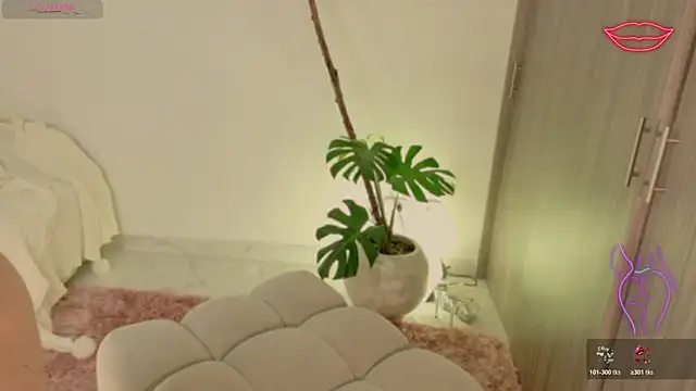 LindseyMoss online show from 12-17-25, 04:28