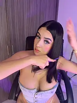 LindseyMoss online show from 04-18-26, 06:27