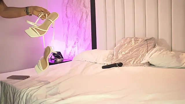 mia colin1  online show from 03-12-26, 04:22