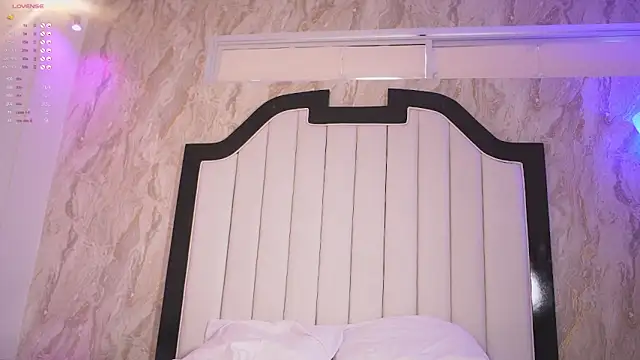 mia colin1  online show from 11-14-25, 08:23