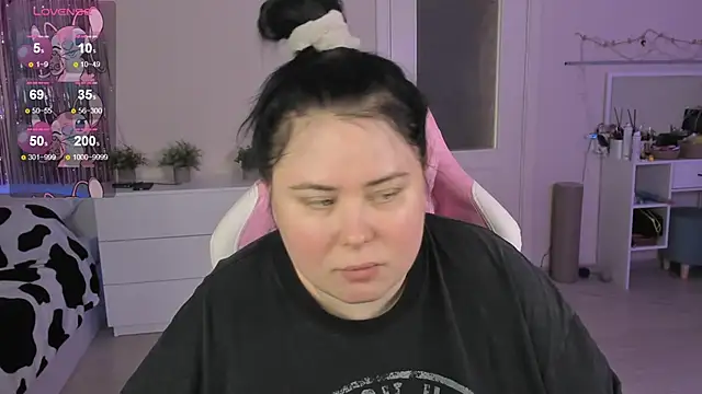 Akemi BBW online show from 05-20-26, 09:17