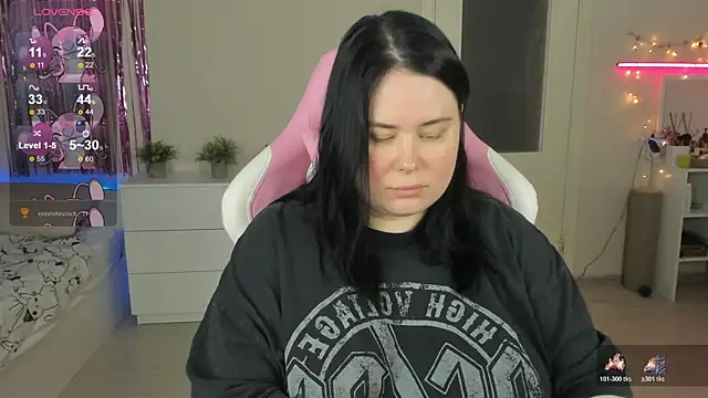Snapshot of Akemi_BBW chatting on 06-15-26, 10:04 Akemi BBW online show from 06-15-26, 10:04