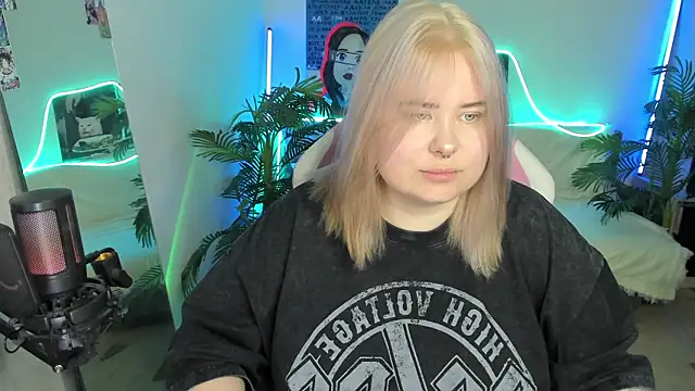 Akemi BBW online show from 03-18-25, 06:50