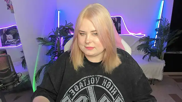 Akemi BBW online show from 03-17-25, 09:35