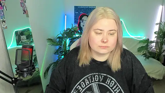 Akemi BBW online show from 03-19-25, 08:23