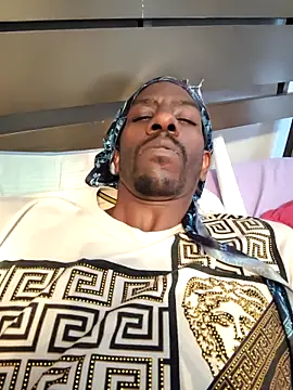 icyMike43 online show from 04-25-26, 04:59