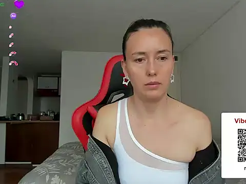 zoe jeane beker online show from 05-13-26, 06:37