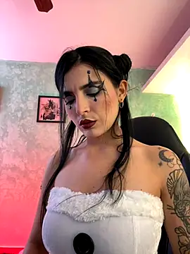 CristalCerati online show from 10-11-25, 06:20