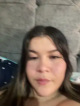 zoe adhara online show from 10-31-25, 10:16