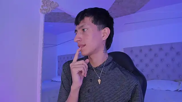 Snapshot of DereckCooperr chatting on 10-23-25, 09:57 DereckCooperr online show from 10-23-25, 09:57