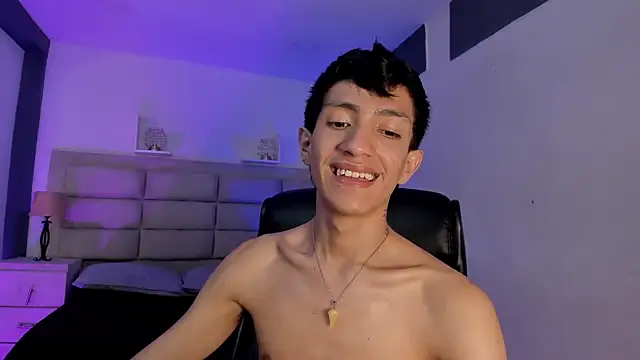 Snapshot of DereckCooperr chatting on 10-25-25, 11:05 DereckCooperr online show from 10-25-25, 11:05