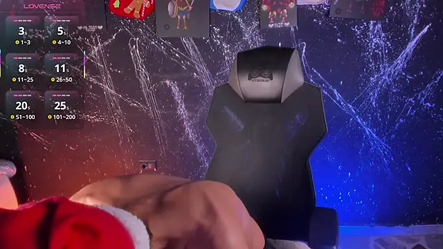 Snapshot of DereckCooperr chatting on 12-18-25, 10:57 DereckCooperr online show from 12-18-25, 10:57