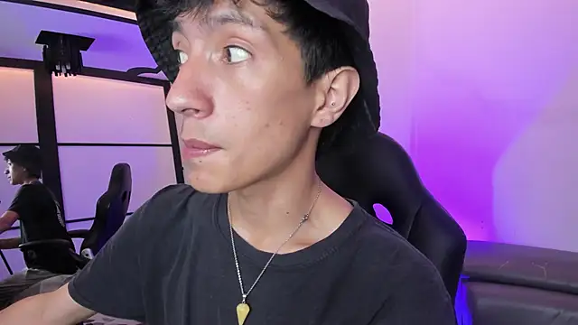 Snapshot of DereckCooperr chatting on 09-26-25, 09:10 DereckCooperr online show from 09-26-25, 09:10