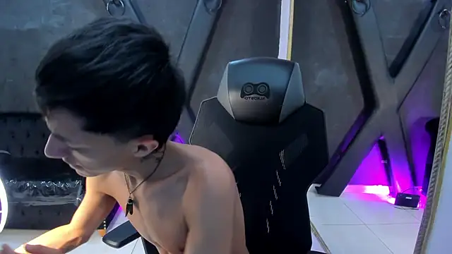 Snapshot of DereckCooperr chatting on 11-10-25, 10:26 DereckCooperr online show from 11-10-25, 10:26