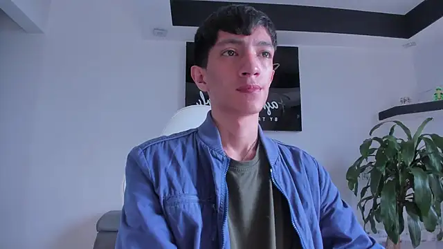 Snapshot of DereckCooperr chatting on 03-22-25, 09:42 DereckCooperr online show from 03-22-25, 09:42