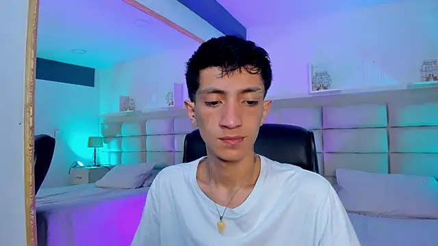 Snapshot of DereckCooperr chatting on 10-06-25, 11:05 DereckCooperr online show from 10-06-25, 11:05