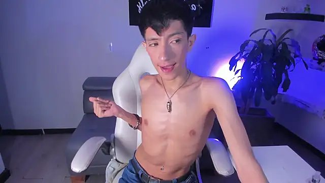 Snapshot of DereckCooperr chatting on 03-23-25, 12:47 DereckCooperr online show from 03-23-25, 12:47