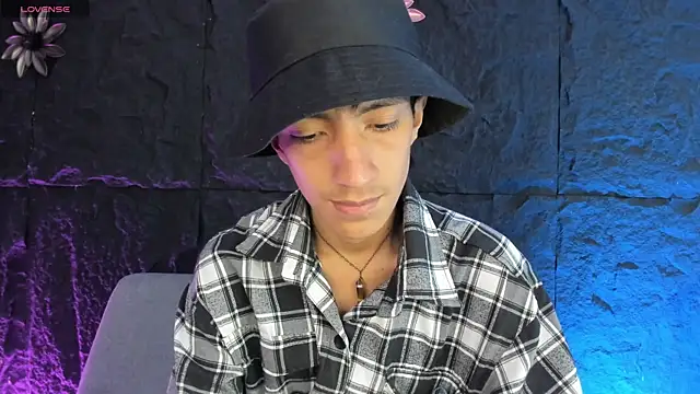 Snapshot of DereckCooperr chatting on 02-17-26, 10:40 DereckCooperr online show from 02-17-26, 10:40