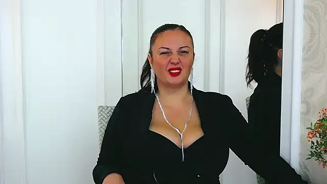 JudithCombs online show from 10-22-25, 06:13