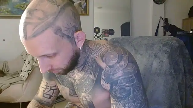 bobbybacala91 online show from 10-05-25, 07:43