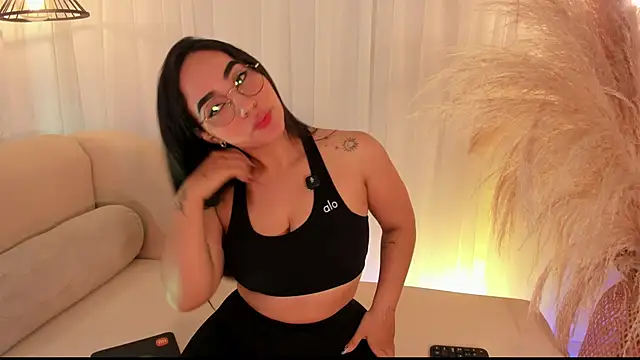 Snapshot of anniesweet02 chatting on 10-10-25, 10:54 anniesweet02 online show from 10-10-25, 10:54