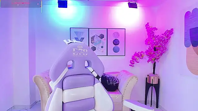 Isa reel online show from 10-28-25, 07:46