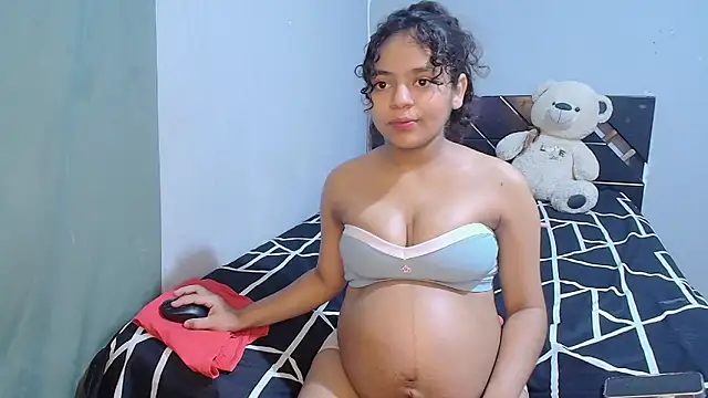 Snapshot of Winnifer_Gonzal chatting on 10-07-25, 03:07 Winnifer Gonzal online show from 10-07-25, 03:07