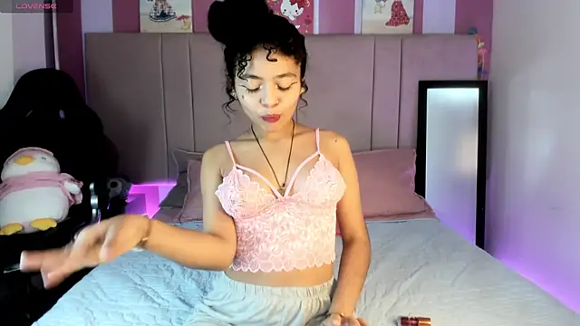 Snapshot of Winnifer_Gonzal chatting on 03-06-25, 04:19 Winnifer Gonzal online show from 03-06-25, 04:19